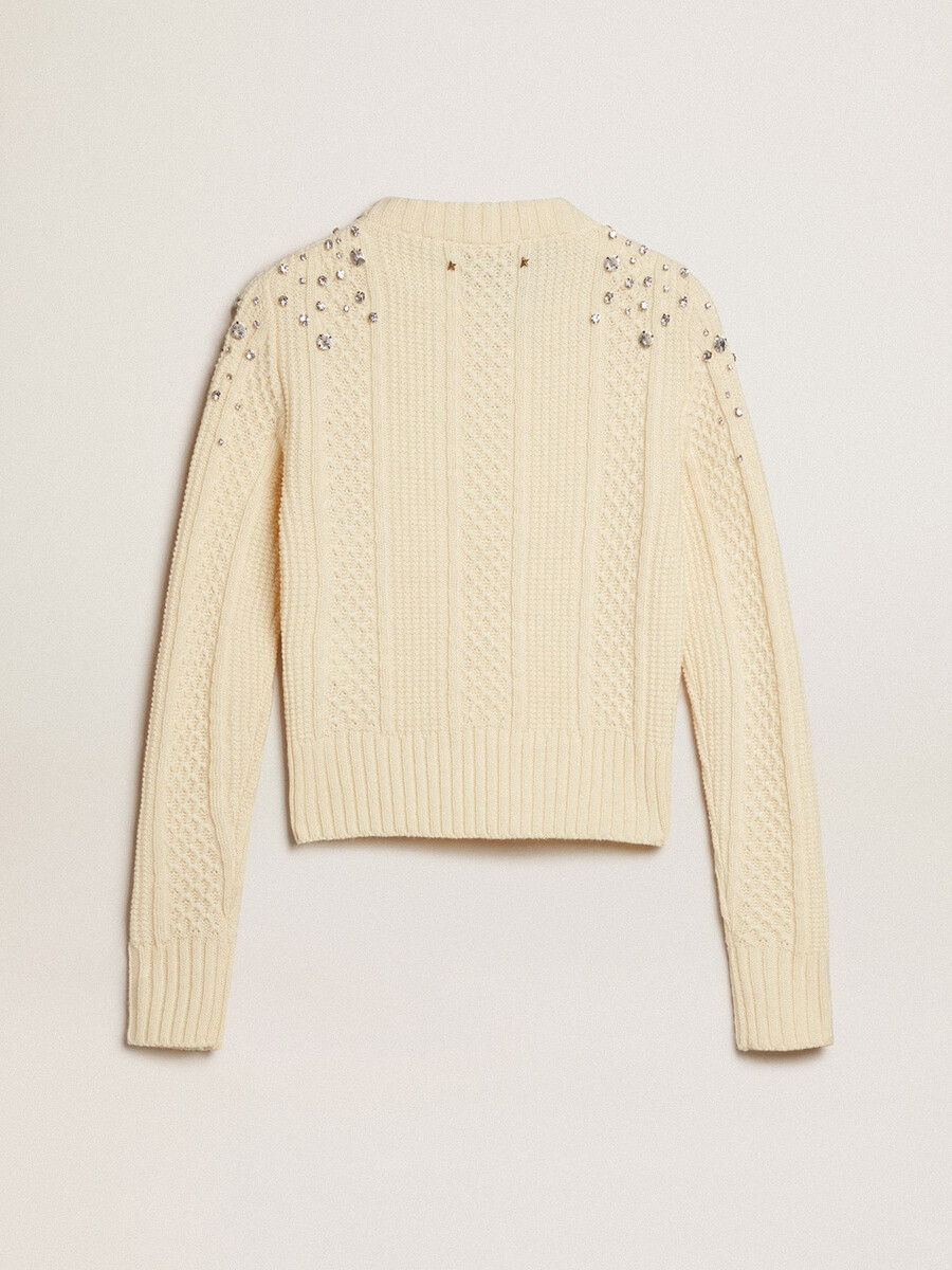kurzer verwaschener weißer damenpullover mit zierkristallen