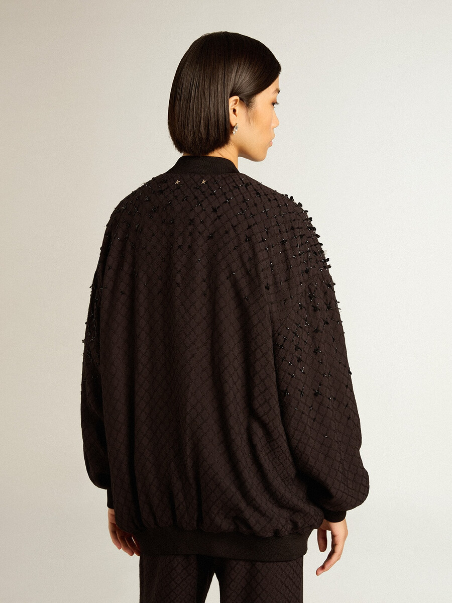 schwarze damenstrickjacke mit schattierter stickerei