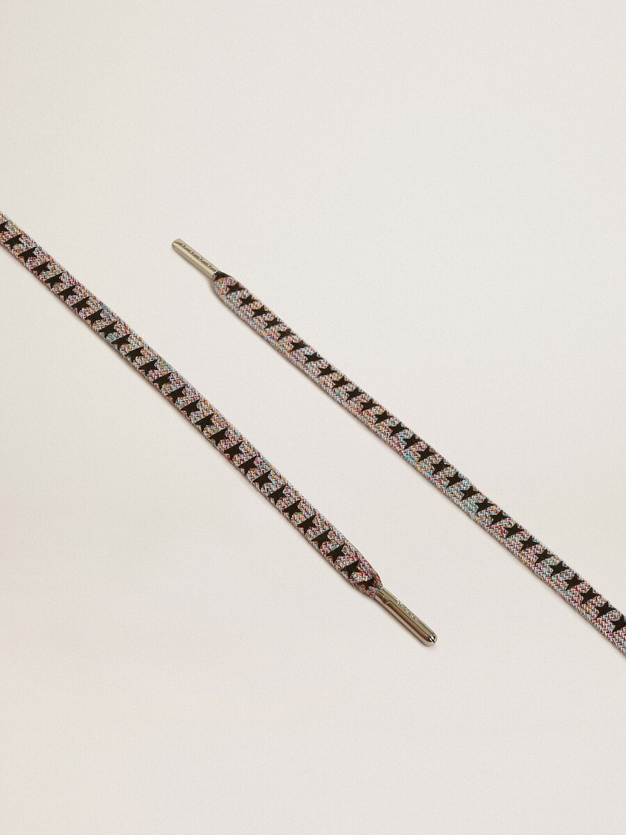 mehrfarbige lurex-schnürsenkel mit kontrastierenden schwarzen sternen
