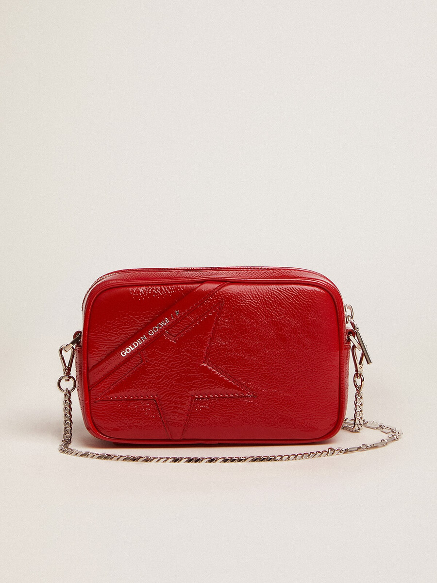 mini-sterntasche für damen aus rot lackiertem leder mit ton-in-ton-stern