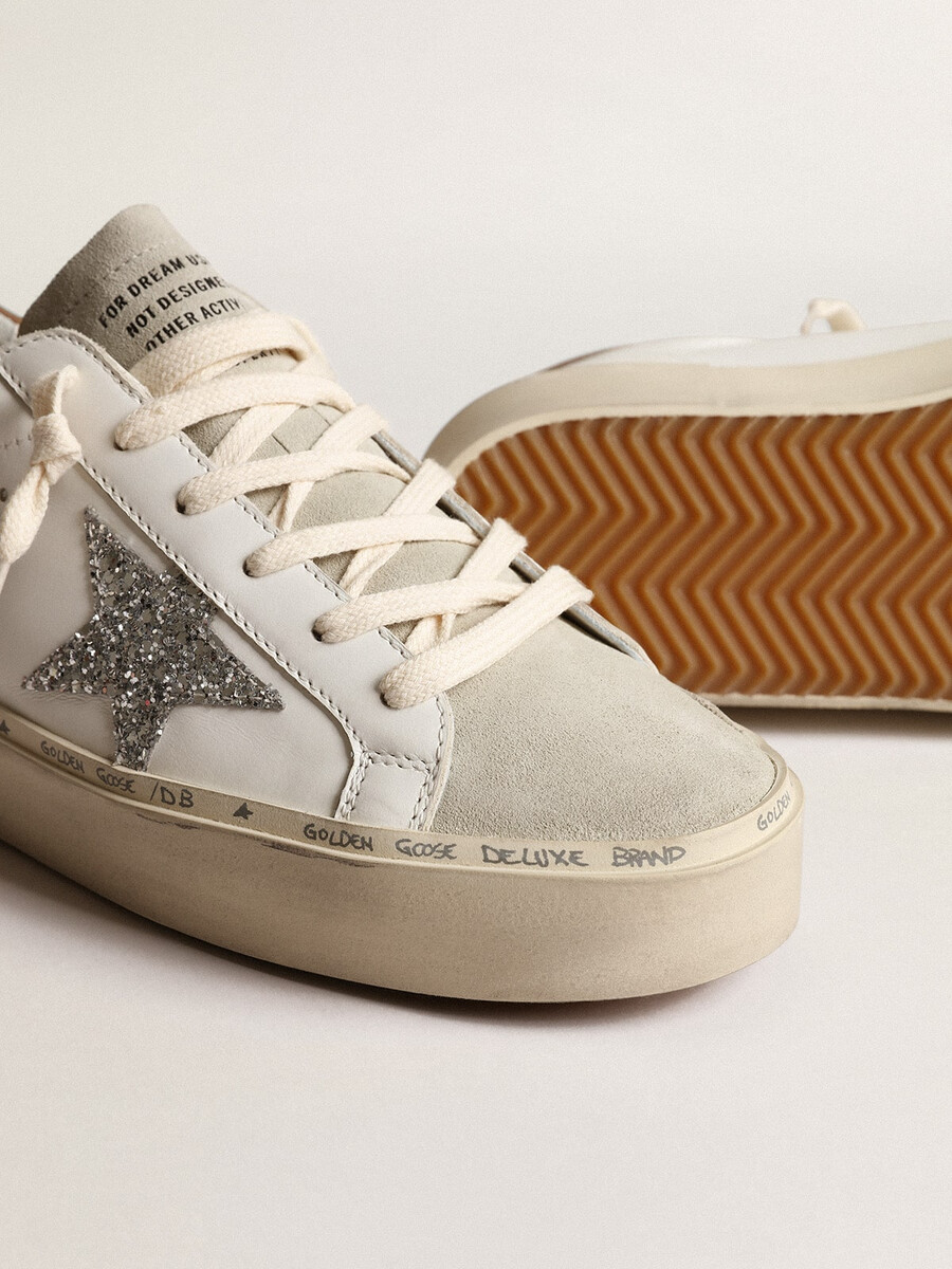 damen-sandalen hi star mit silbernem glitzerstern und taubengrauer nubuk-fersenlasche