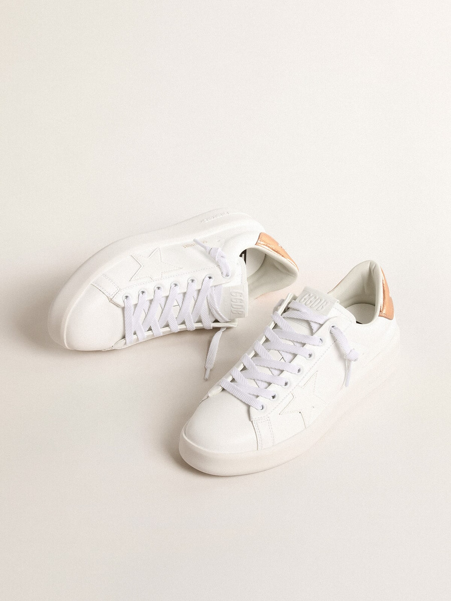 purestar damenschuh aus biobasiertem material mit fersenlasche aus bronzefarbenem metallic-leder