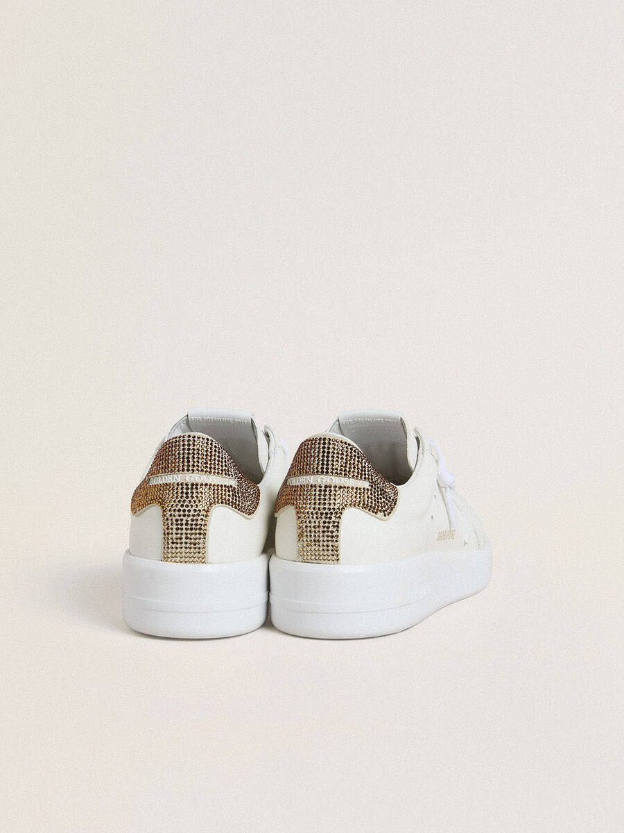 purestar damenschuh mit weißem lederstern und braunem kristall-fersenverschluss