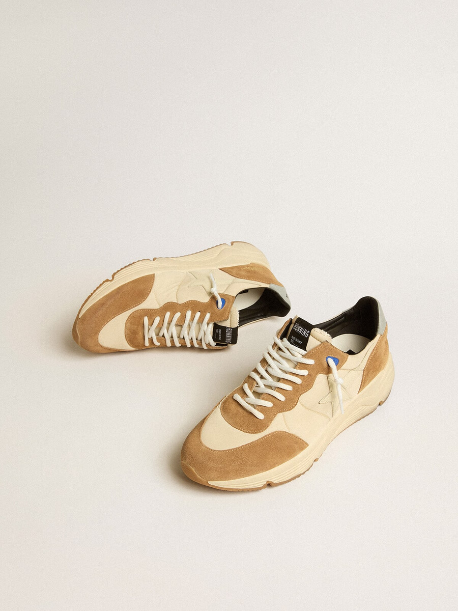 laufschuhsohle für herren aus elfenbeinfarbenem nylon und tabakfarbenem wildleder