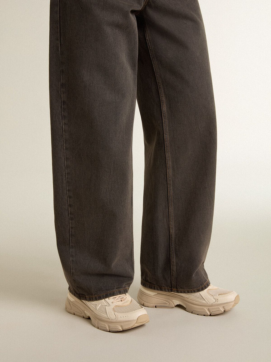 lightstar herrenschuh aus taubengrauem leder und mesh mit beigefarbenem tpu-stern