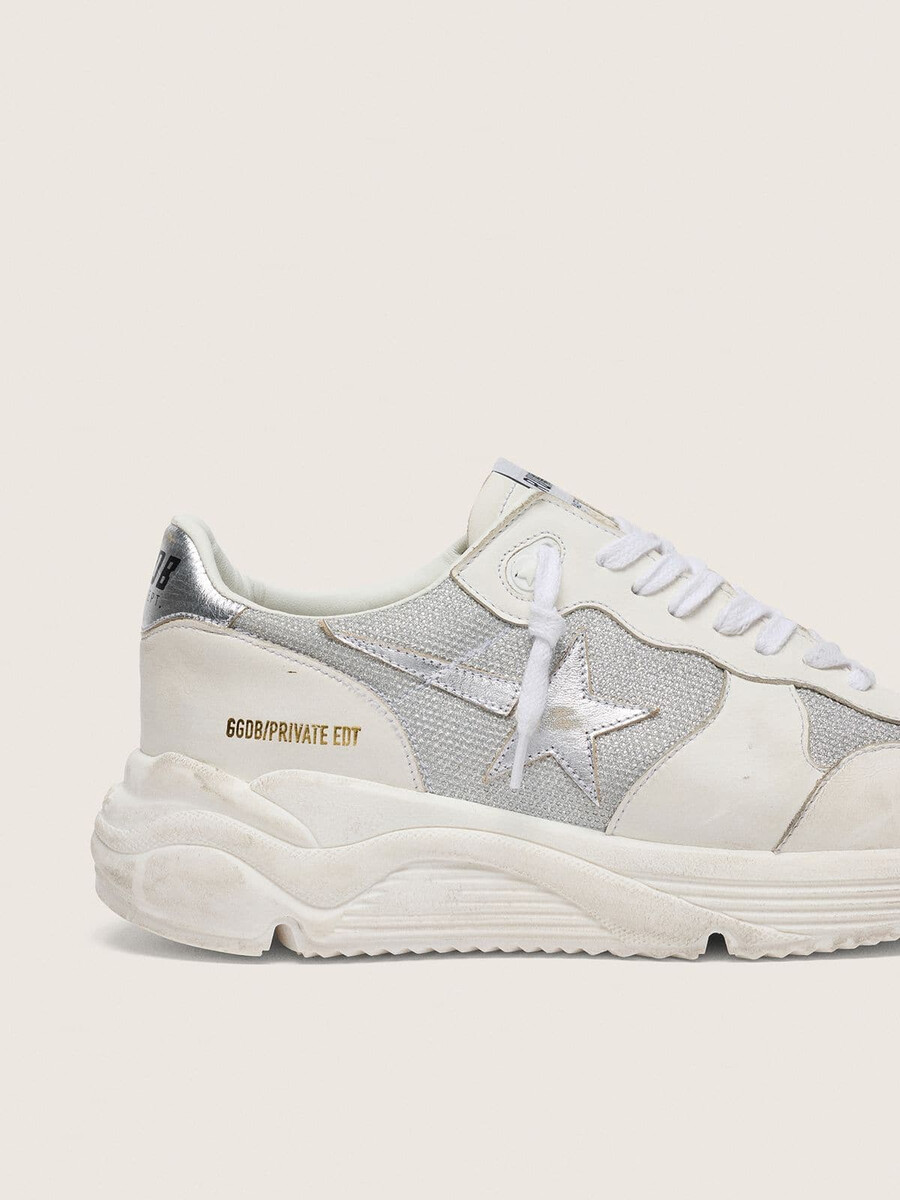 laufschuhsohle für damen aus mesh und nubukleder mit silbernem metallic-lederstern