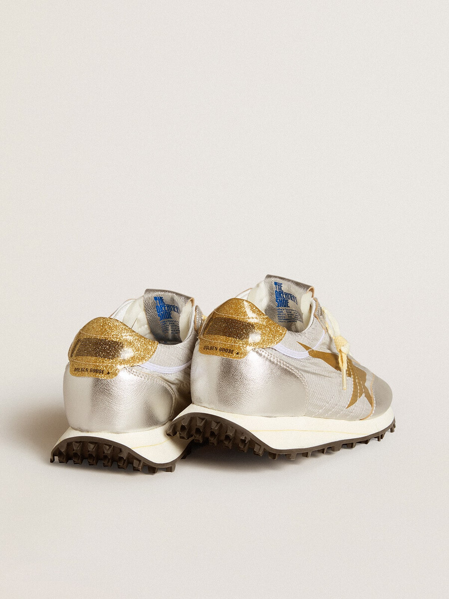 damen-marathonschuh mit silbernem ripstop-nylon-obermaterial und goldenem stern