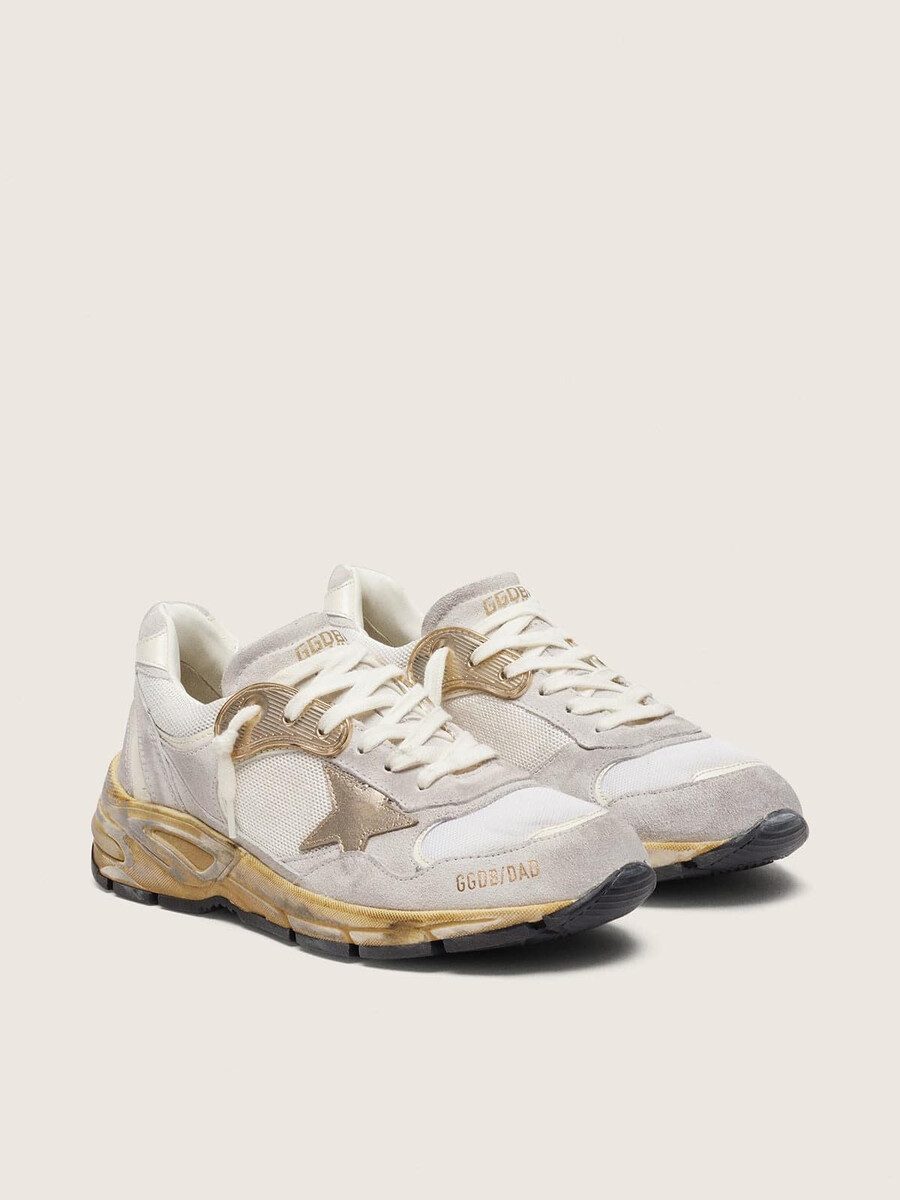 damen-dad-star aus mesh und weißem wildleder mit goldfoliengeprägtem stern