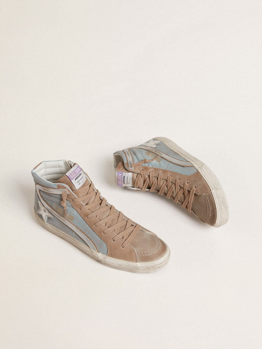 herren-sandalen aus hellblauem canvas mit silberfarbenen metallic-lederapplikationen