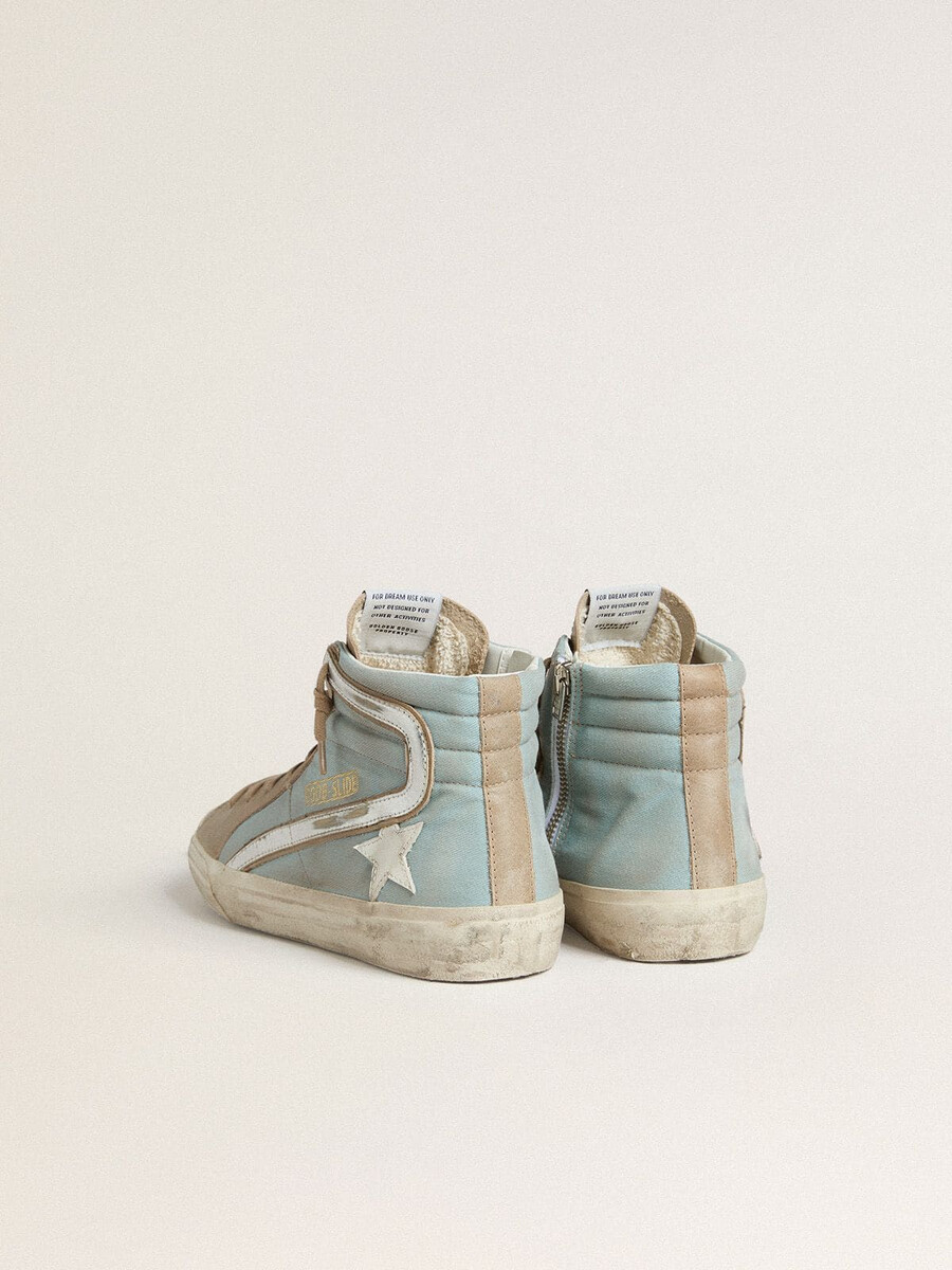 herren-sandalen aus hellblauem canvas mit silberfarbenen metallic-lederapplikationen