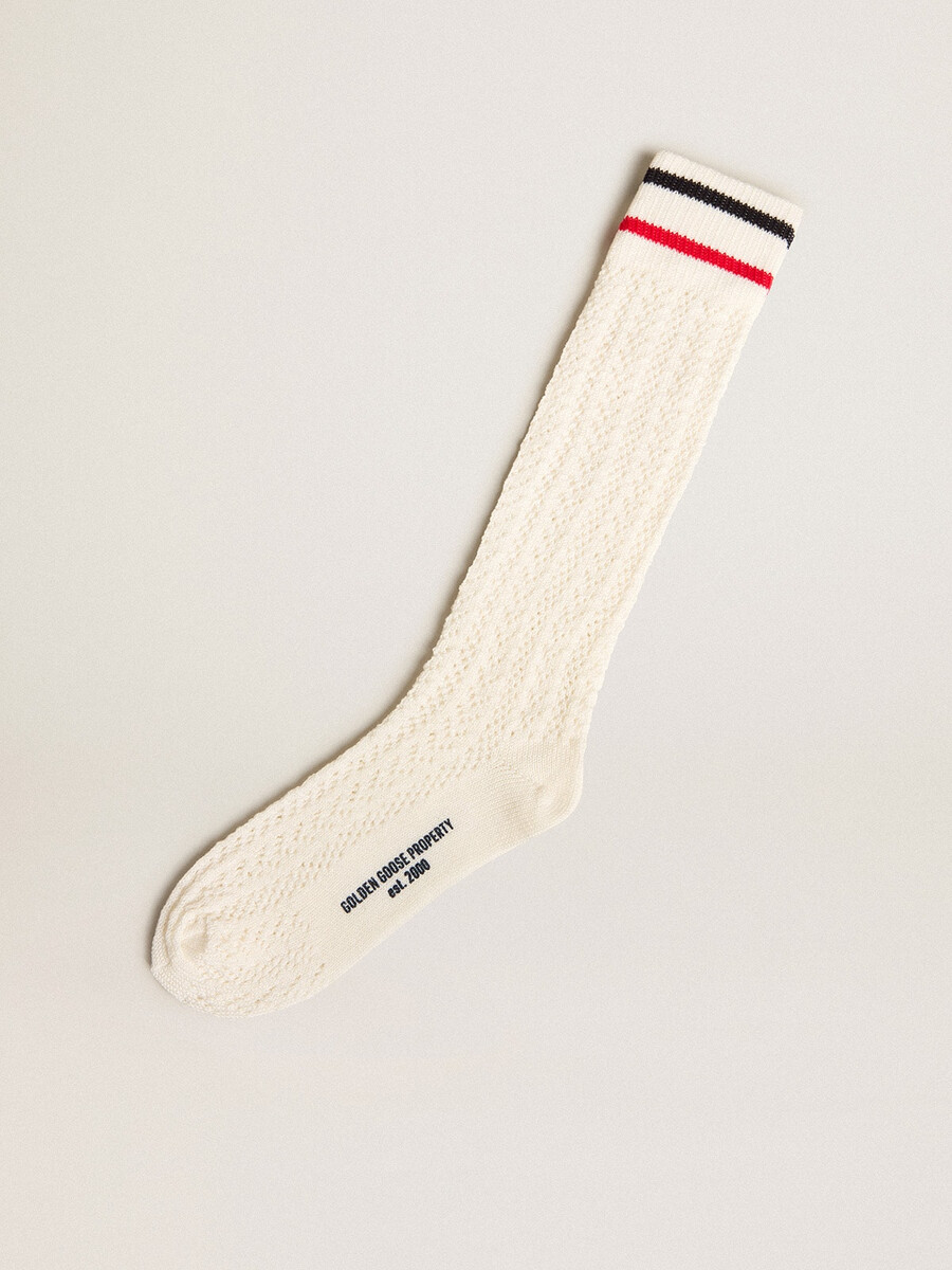 lange gerippte socken in vintage-weiß mit zweifarbigen streifen