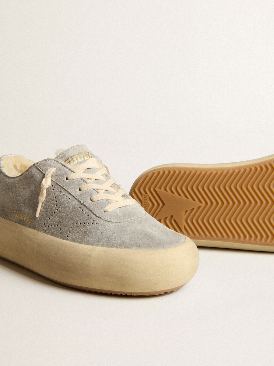 space-star damenschuhe aus eisgrauem wildleder mit lammfellfutter