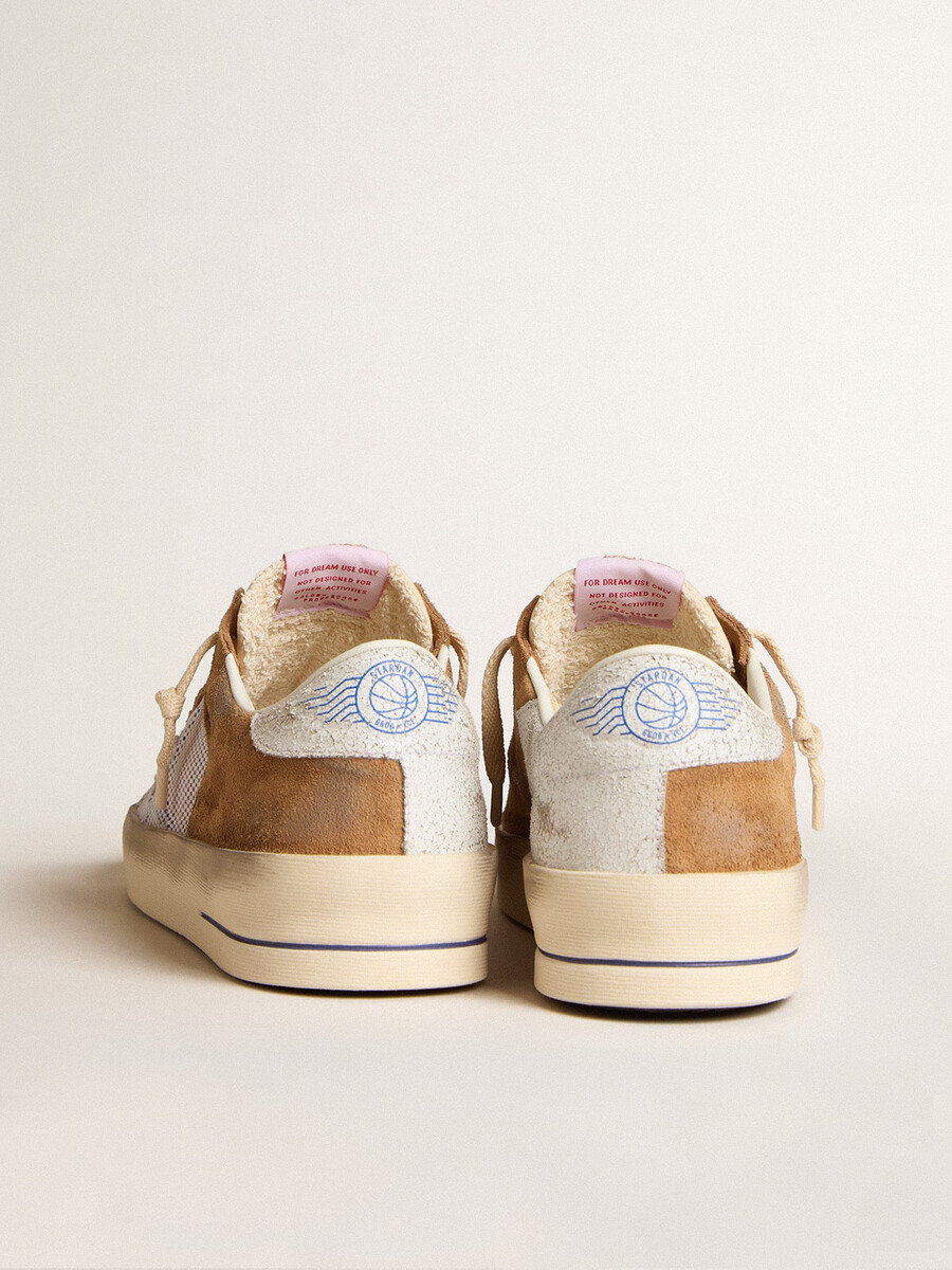 stardan ltd herrenschuh aus tabakfarbenem wildleder und mesh mit blauem stern und leder-fersenlasche