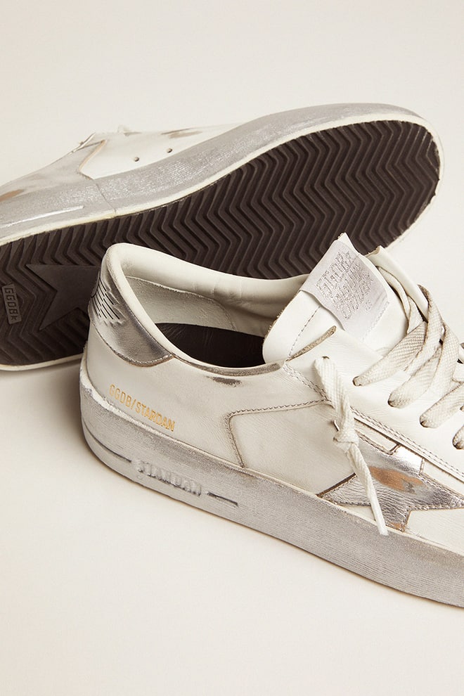 stardan-sneaker mit silbernem metallic-lederstern und fersenlasche