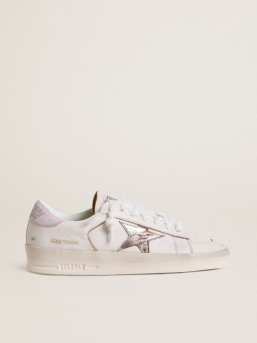 stardan aus nappaleder mit silberfarbenem metallic-lederstern und rosafarbener wildleder-fersenlasche