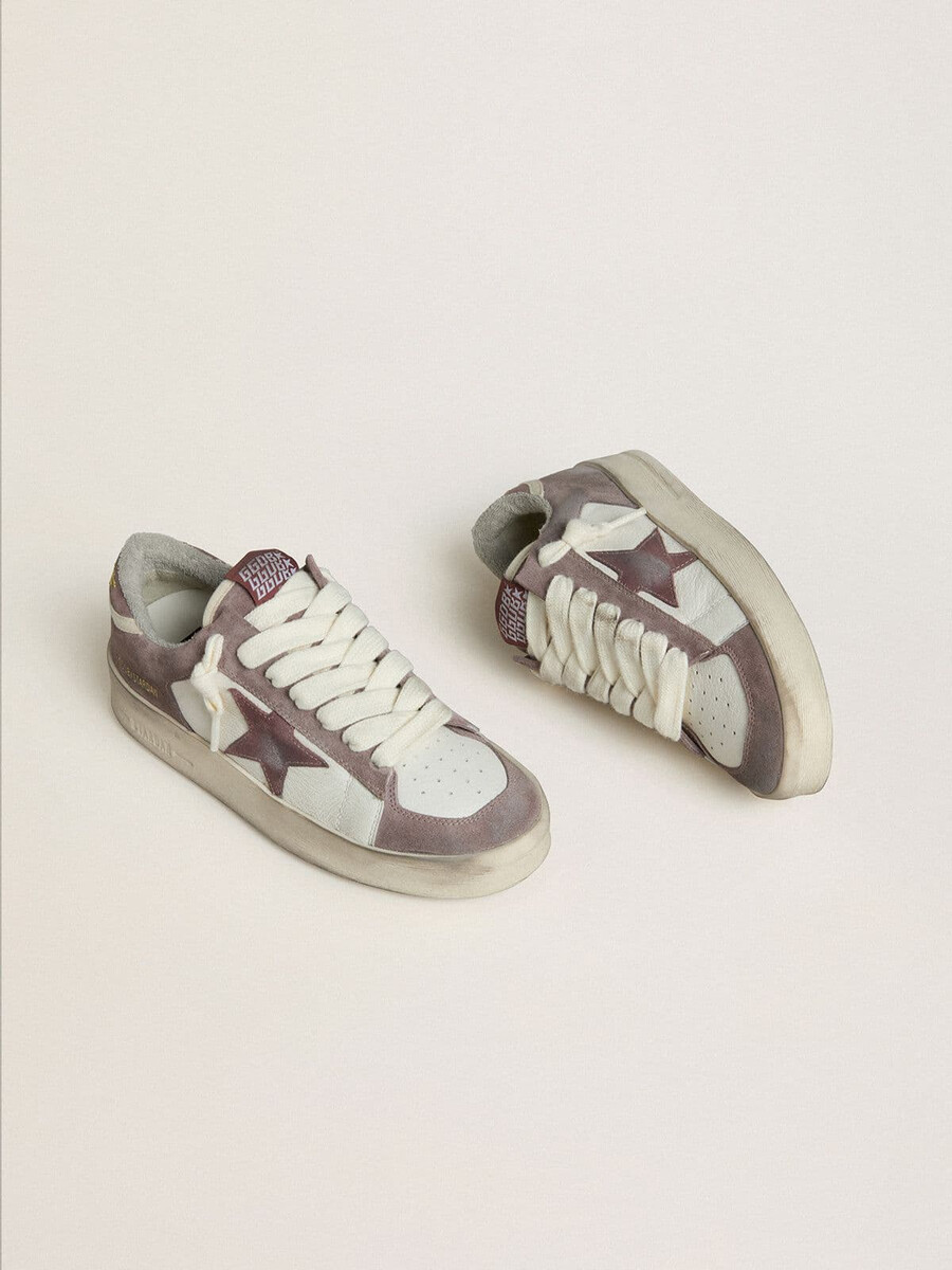 stardan ltd damenschuh aus nappaleder und veloursleder mit mauvefarbenem velourslederstern und lavendelfarbener veloursleder-fersenlasche.