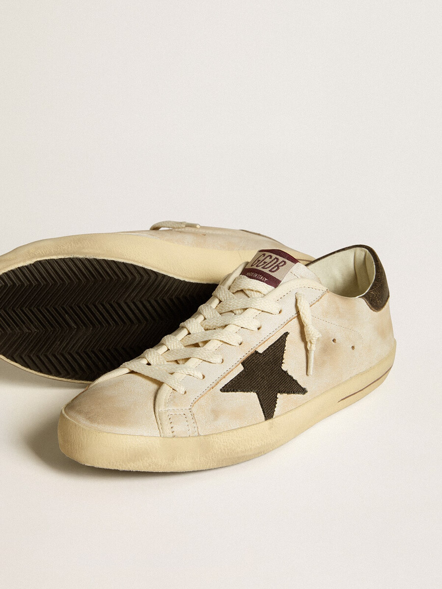 herren-super-star aus leder mit schwarzem denim-stern und schwarzer leder-fersenlasche