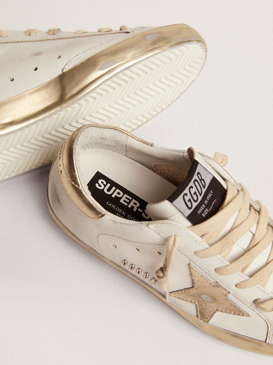 super-star-sneaker für damen mit goldfarbenem rand