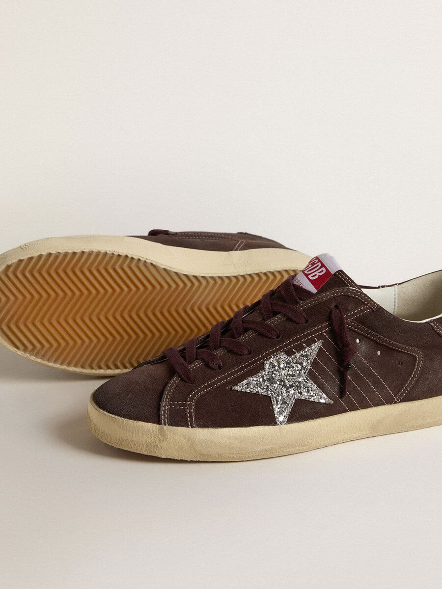 damen-super-star aus braunem wildleder mit silbernem glitzerstern