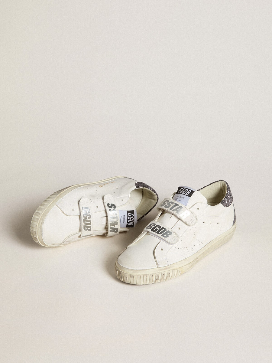 biobasierter old school-schuh mit perforiertem stern und glitzernder fersenlasche
