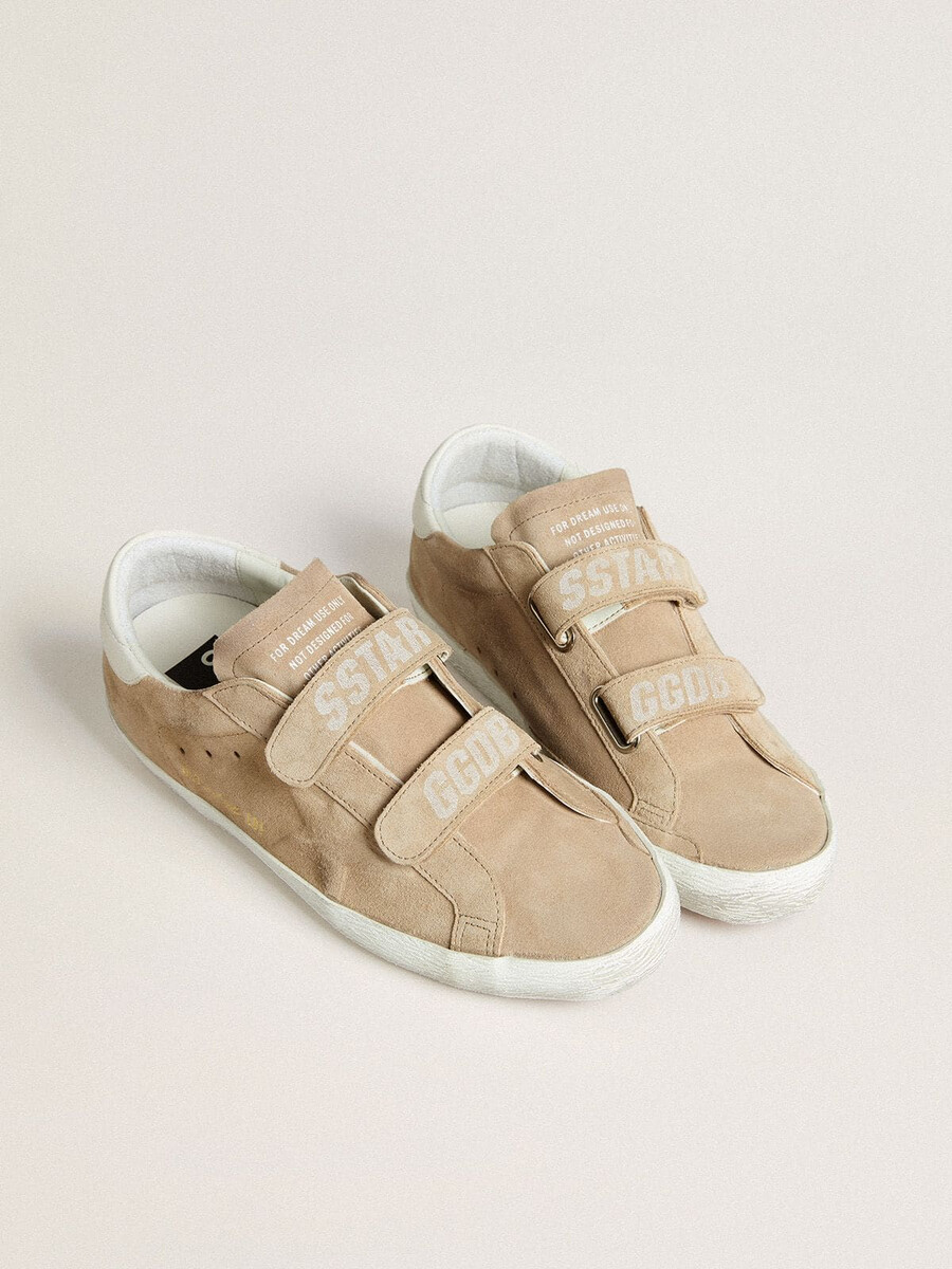 damen-old-school-schuh aus beigefarbenem wildleder mit weißer leder-fersenlasche