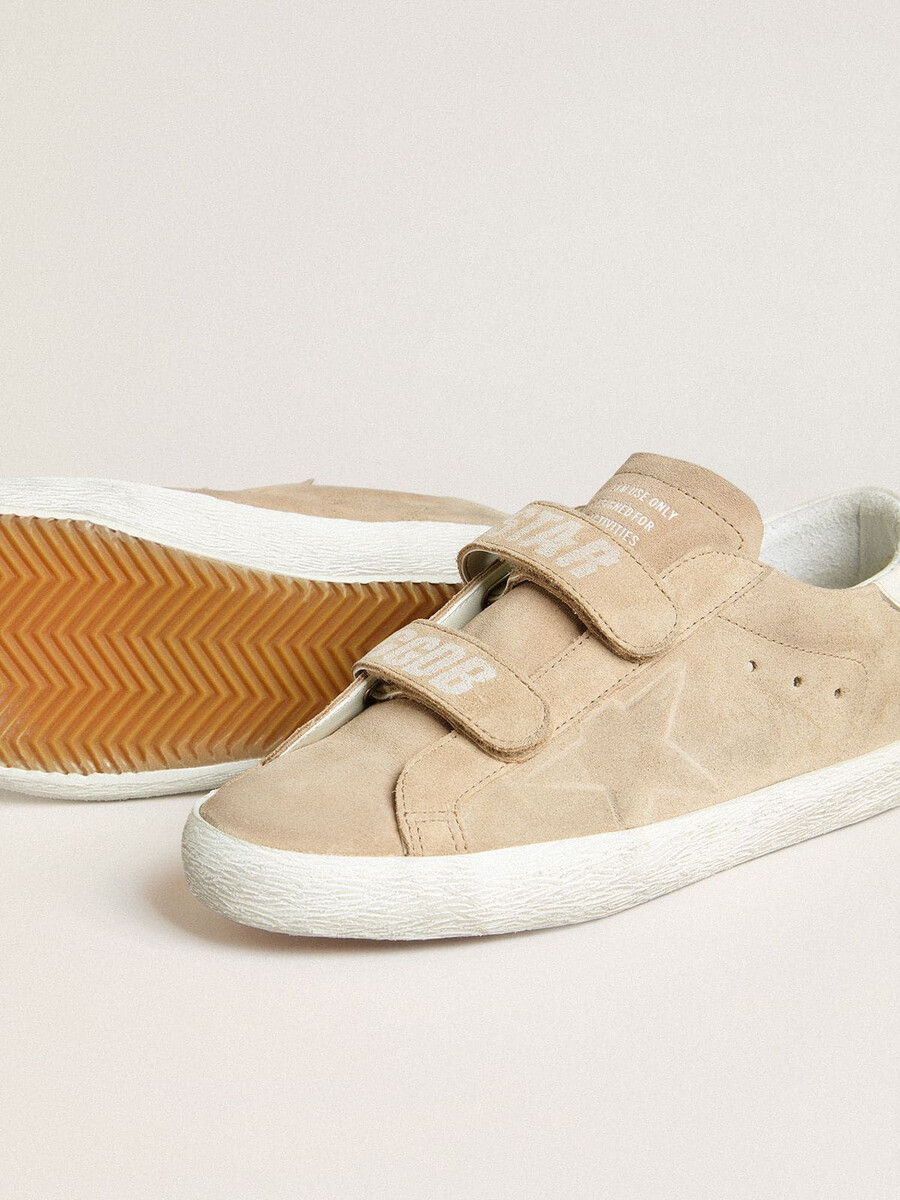damen-old-school-schuh aus beigefarbenem wildleder mit weißer leder-fersenlasche