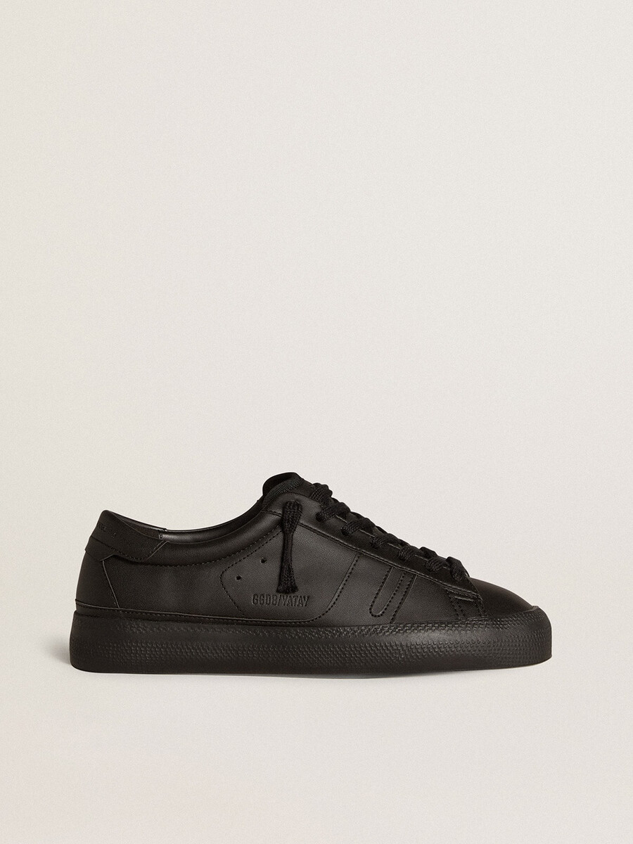 yatay modell 1b nachhaltige sneaker mit biobasiertem obermaterial und schwarzem y