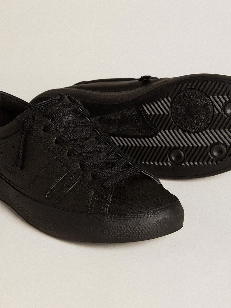 yatay modell 1b nachhaltige sneaker mit biobasiertem obermaterial und schwarzem y