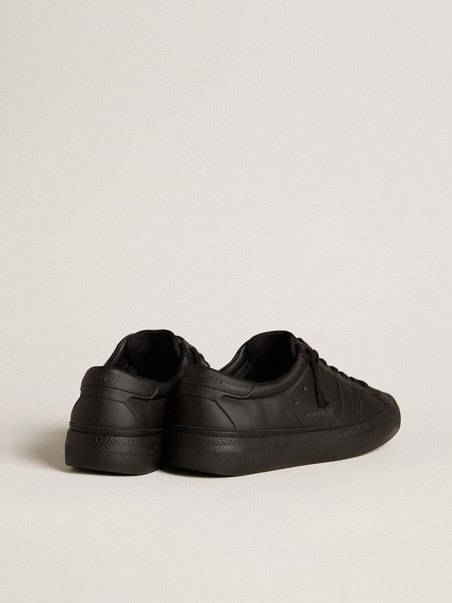 yatay modell 1b nachhaltige sneaker mit biobasiertem obermaterial und schwarzem y