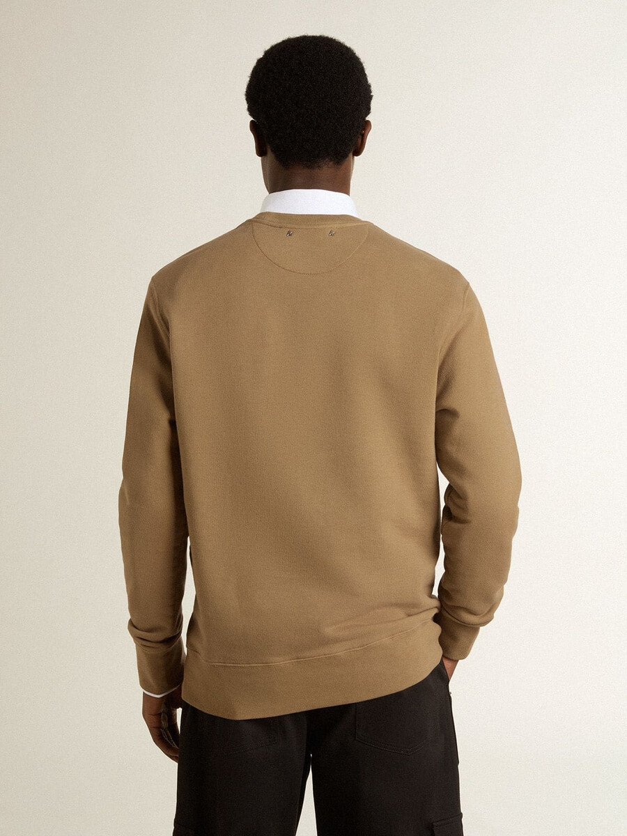 beigefarbenes herren-sweatshirt aus baumwolle mit aufdruck auf der vorderseite