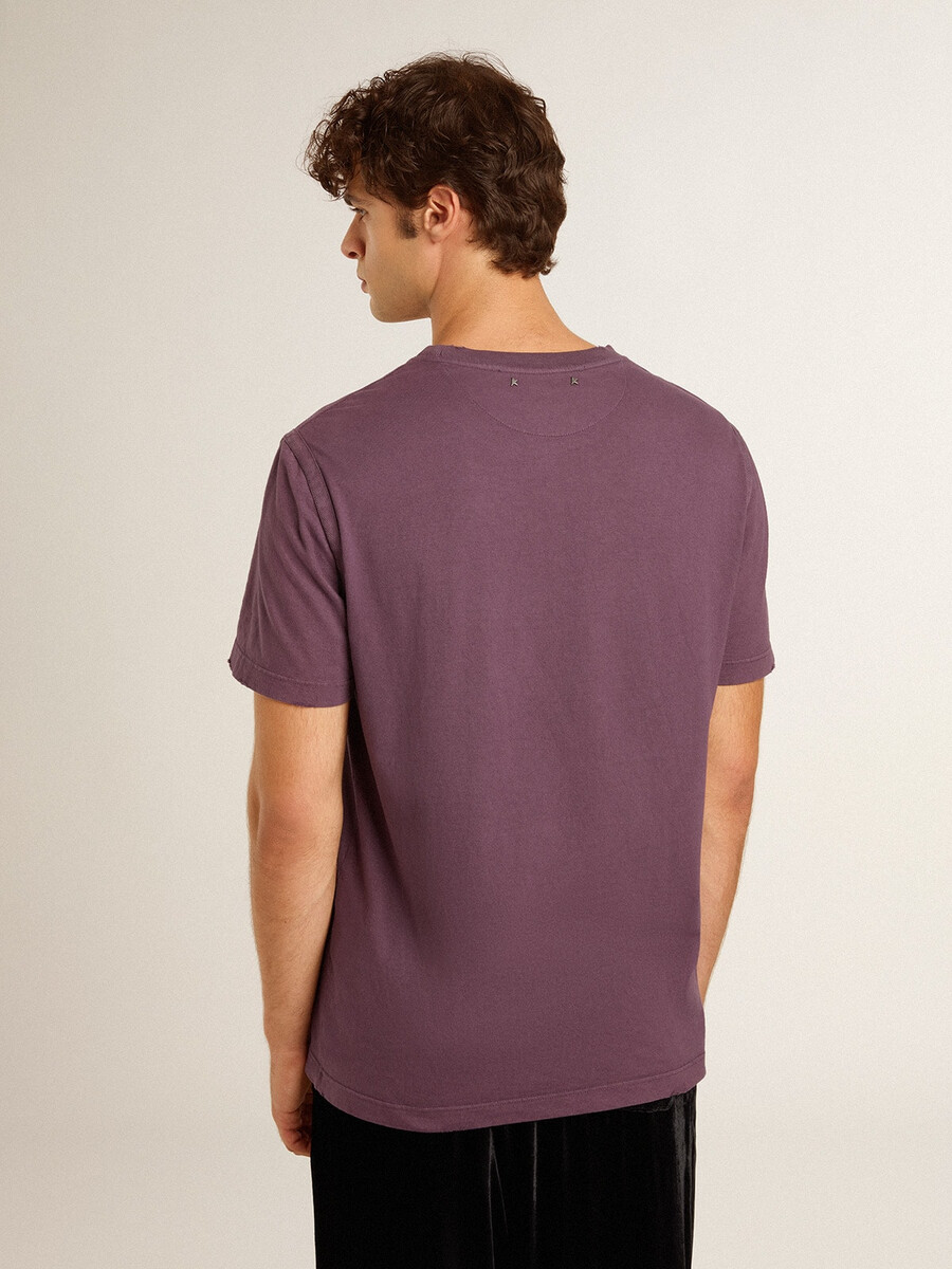 herren-t-shirt aus baumwolle in verwaschenem lila mit logodruck