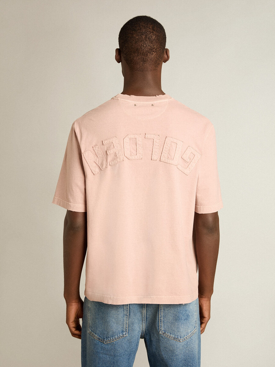 puderrosa t-shirt mit umgekehrtem logo auf dem rücken – jersey capsule