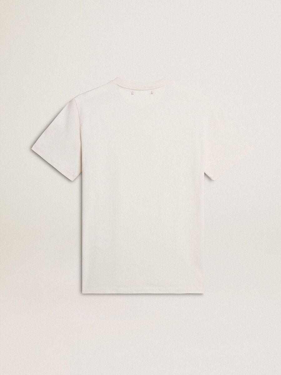 abgetragenes weißes baumwoll-t-shirt für damen mit schwarzer schrift