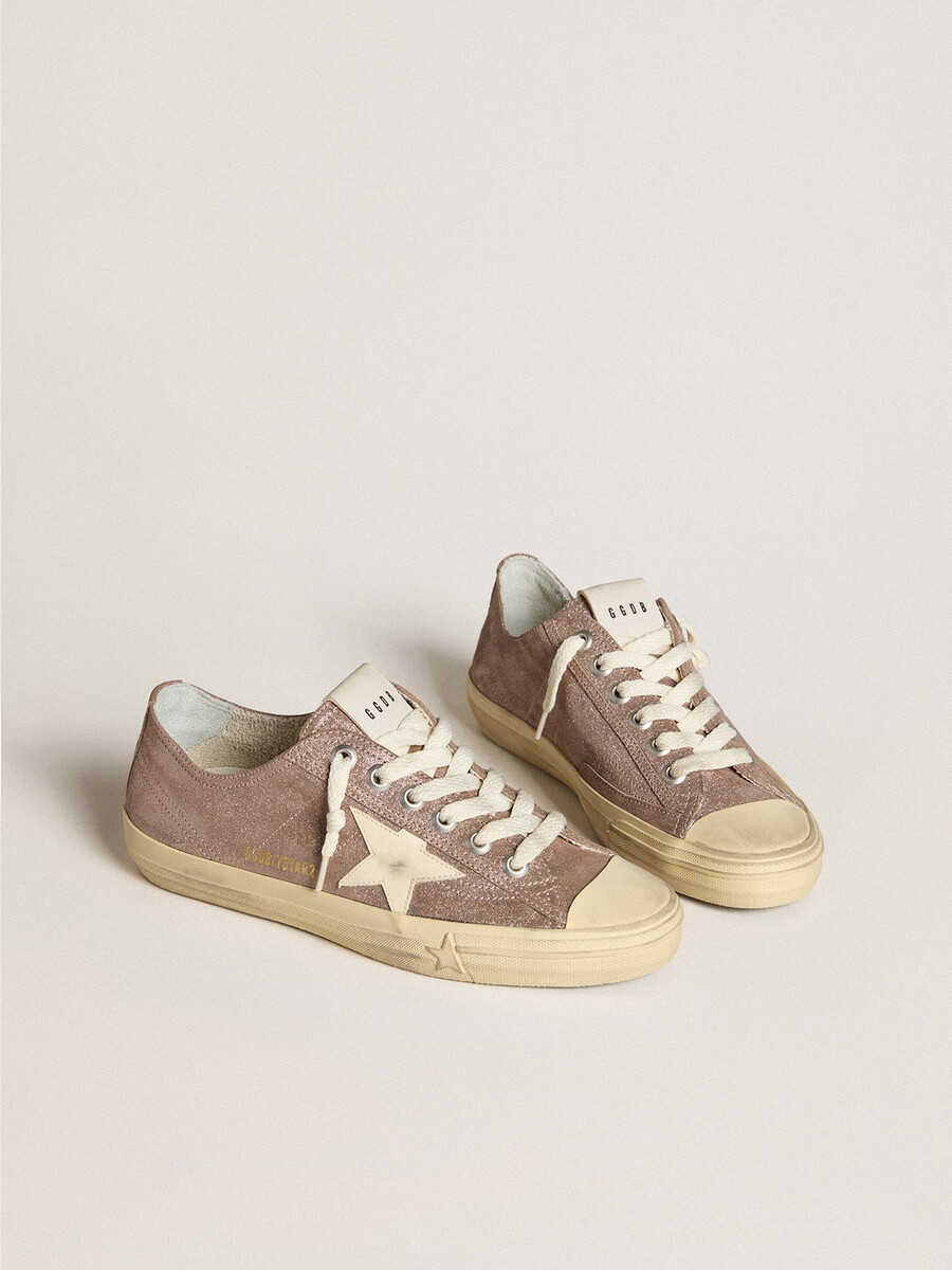 damen-v-star aus hellbraunem metallic-wildleder mit cremefarbenem lederstern