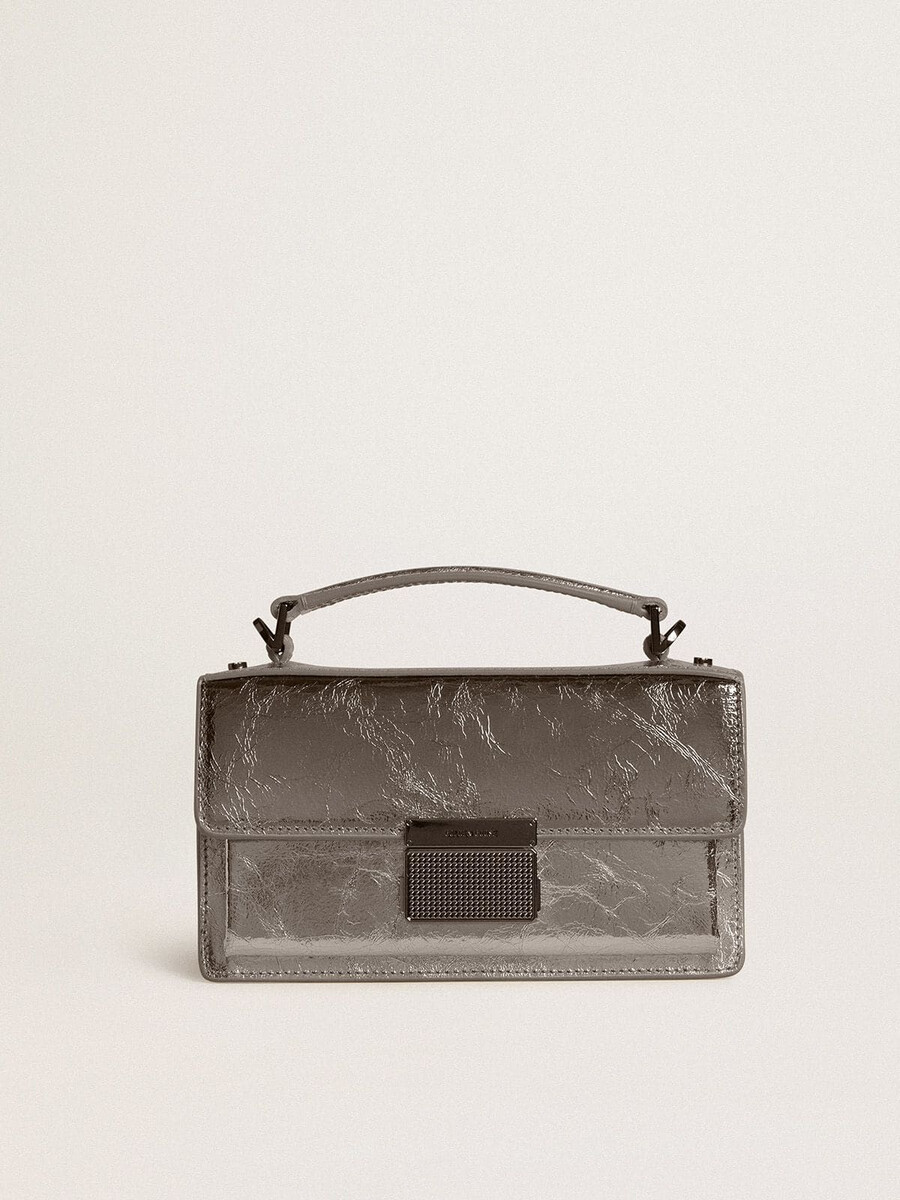 kleine venezia-tasche aus anthrazitgrauem metallic-leder mit schwarzen details