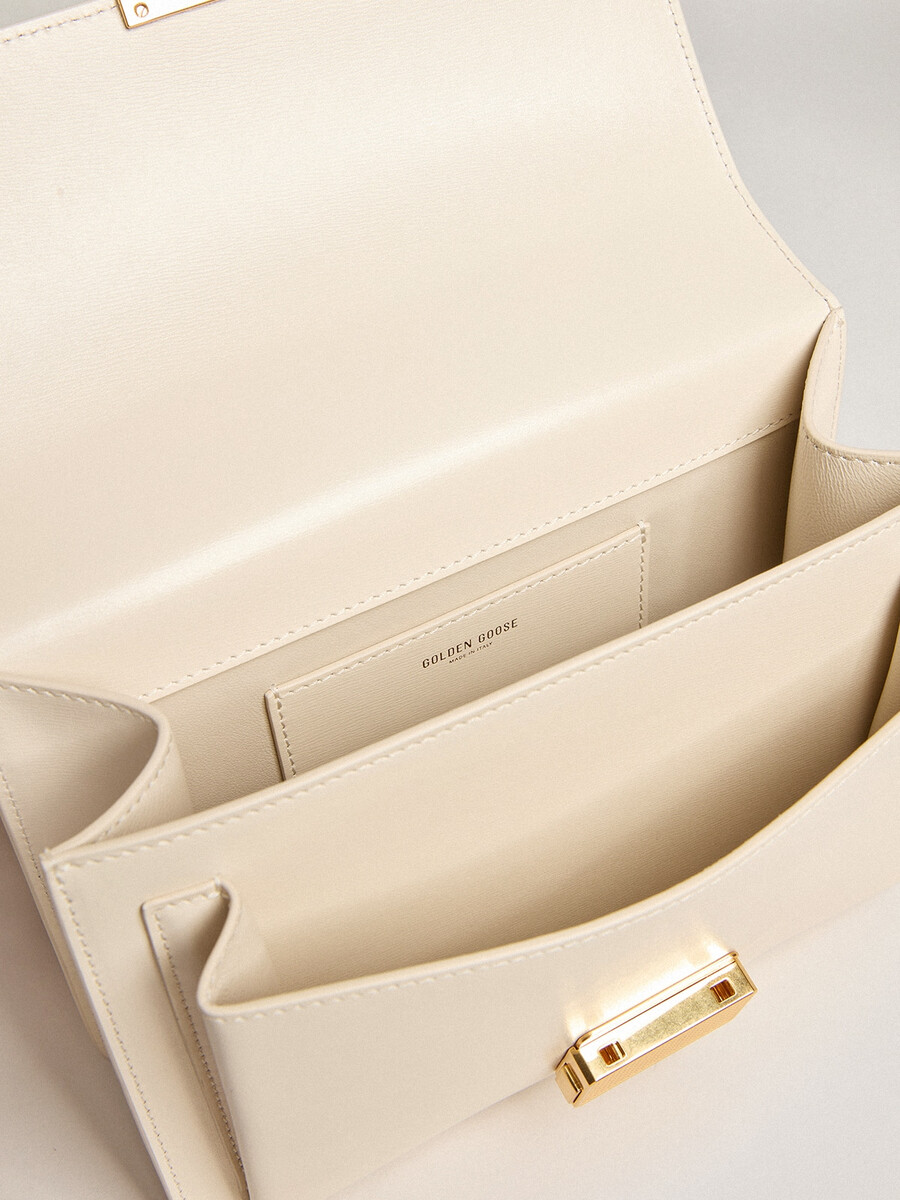 venezia-tasche aus butterfarbenem gefüttertem leder mit seidenschal